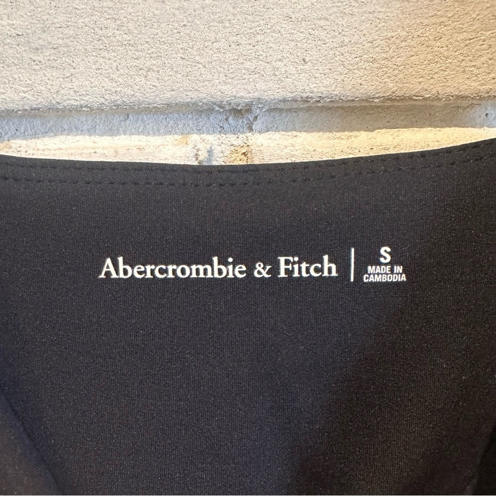 Abercrombie & Fitch Wrap Traveller Black Mini Dress NWT - Picture 3 of 8